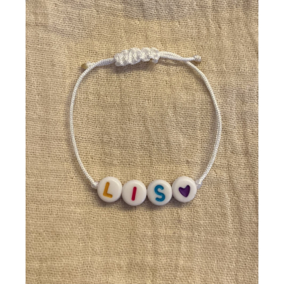 Armband wit met gekleurde letters